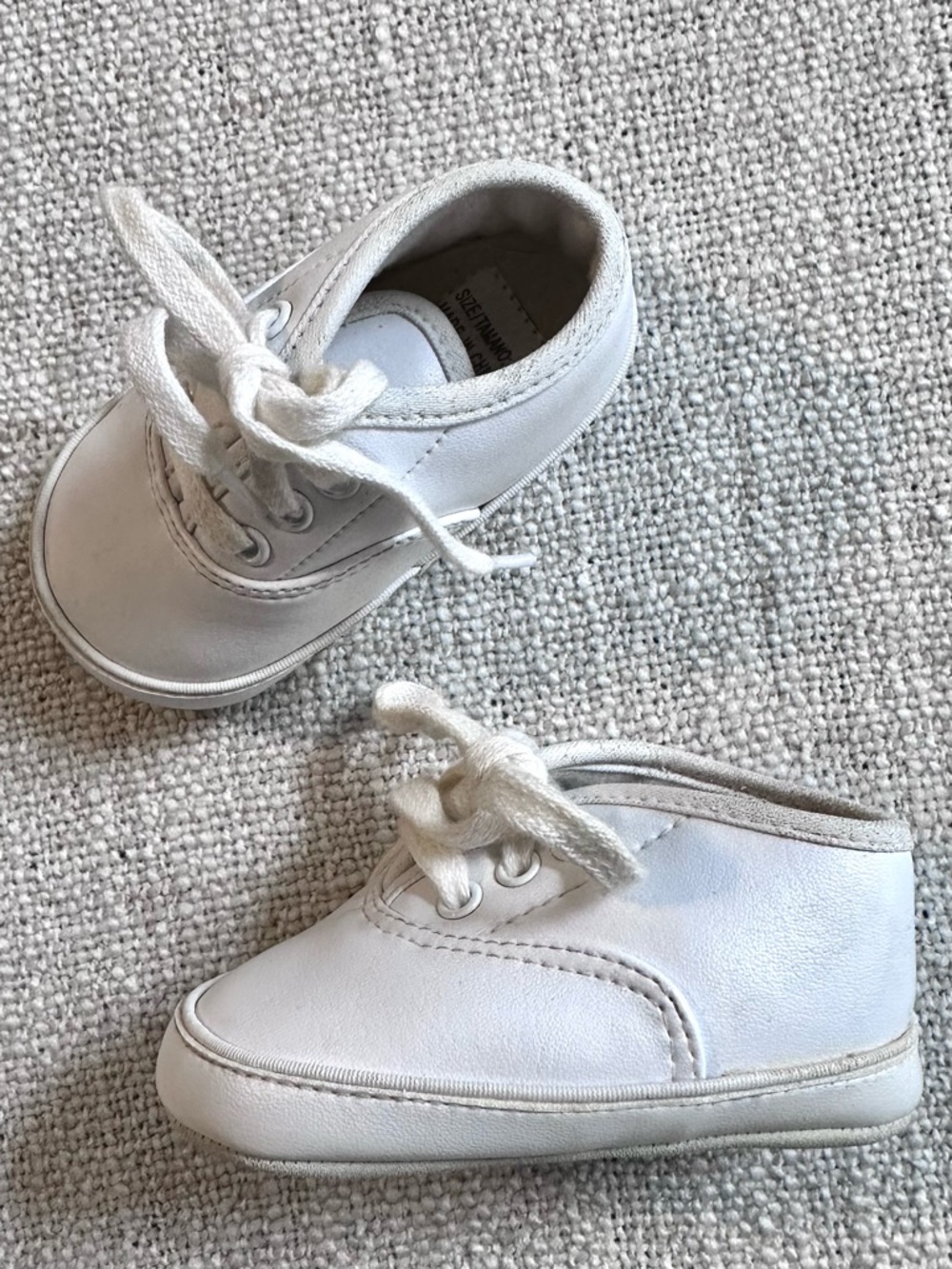 White Baby Crib Tennis Shoes Sneakers Leather Soft Sole Boy Girl Infant Size 1